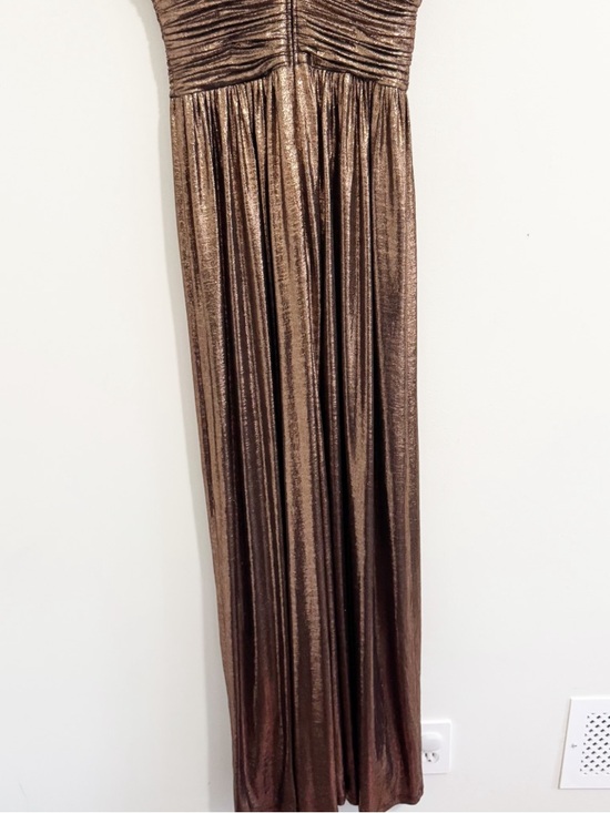 Dress The Population Jaclyn Metallic Gown - Picture 6 of 13